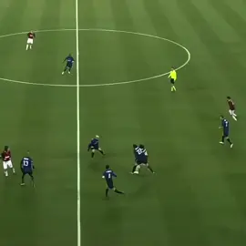 Ronaldinho best dribbling🇧🇷.      #football #ronaldinho #fallowme #fypp #football 