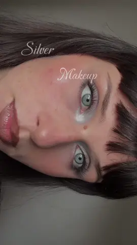 Le tuto est déjà posté hihi #makeup #silver #silvermakeup #pinterestmakeup 