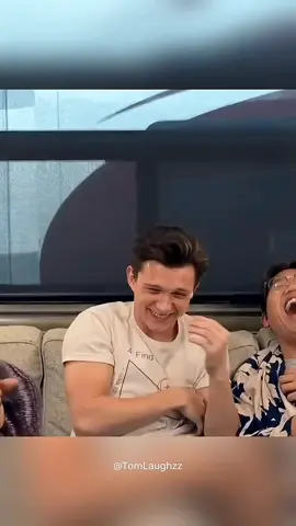 Try not to laugh 😂 |Part 7 . . . Tom Holland Reacts To Viral Videos #funny #tomholland #reaction #fyp #viralvideo 
