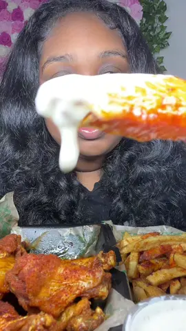 Tried the new Chipotle Rub at Wingstop… found a hair, but it better be a chicken hair! 🍗😂 #foodporn #BigMamaEats #wingstop #fypシ #wingstopmukbang 