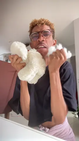 Eu preciso esquecer esse cara mas ele não sai da minha cabeça 🥺