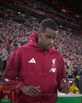 isakkkk has arrived😍🇸🇪 goal saturday? #alexanderisak #szobosae #aftereffectsedit #liverpool #isak 