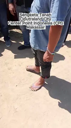 Sejak 1950, tanah seluas 26,97 hektar ini adalah rumah dan harapan bagi keluarga kami. Kini, warisan dari H. Labbang Dg Tika B Medjang itu coba direbut. Hari ini, kami mengambil sikap. Sebuah plang kami tegakkan di tanah Gusung Jonga bukan sebagai tanda perang, melainkan sebagai jeritan untuk keadilan. Putusan pengadilan tertinggi sudah di tangan kami, namun somasi kami tak didengar. Ini bukan sekadar sengketa lahan. Ini adalah perjuangan mempertahankan sejarah dan hak waris keluarga. #ciputralandcitycenterpointindonesia #makassar #sengketatanah #labbang 