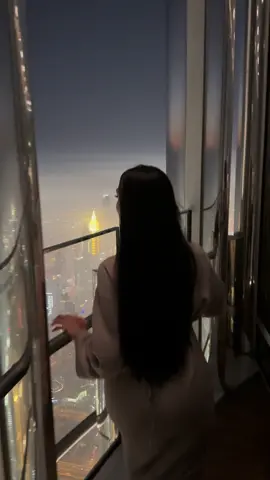 #dubai #atthetopoftheburjkhalifa #burjkhalifa #beacation 