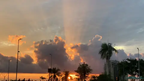 o último show do dia. #cinematicvideo #cinematic #sunsetvibes #sunset #pordosol 