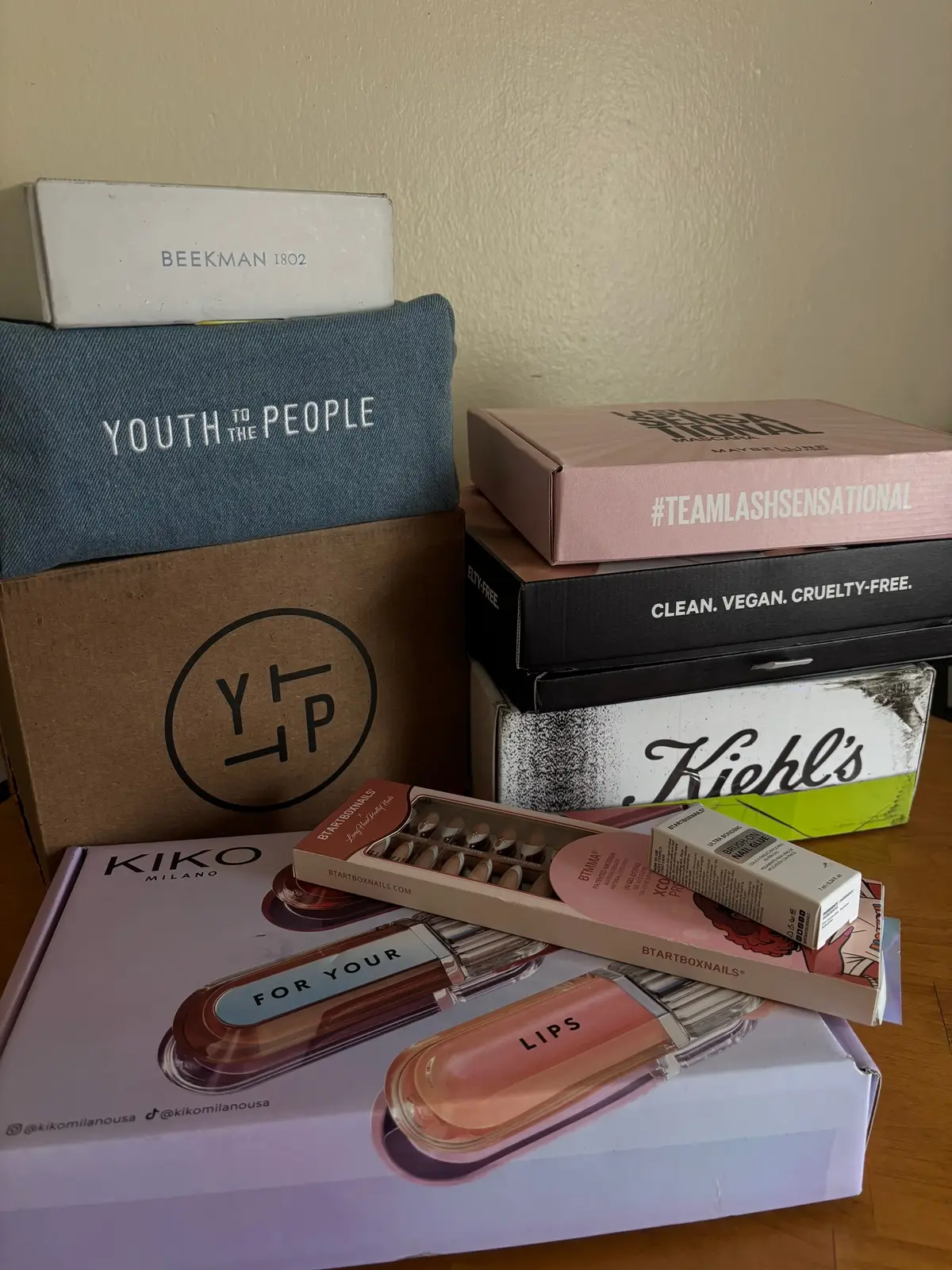 They LOVE ❤️ me bc yall love me . Xoxo Thank You  @BTArtboxnailsofficial  @Maybelline NY @Beekman 1802 @milkmakeup @KIKO Milano @Youth To The People @Kiehl's Since 1851 #blackgirlcontentcreator #pr #haul #tiktokpartner #fyp 