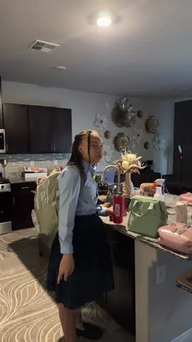 Time for school…Morning send off routine with the family #morning #school #family #familytime #momlife 