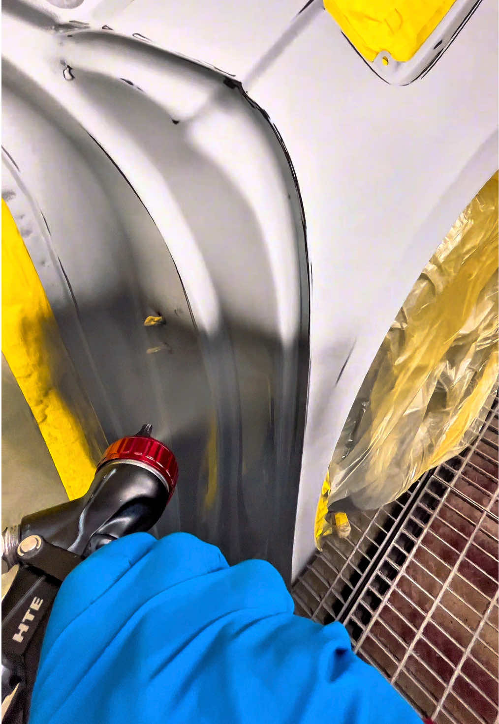 The way I paint cars makes you hold your breath 🤣 #car #painting #satisfying #asmr #fyp 