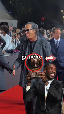 Tu sais combien Ronaldinho gaùcho a gagné pour livrer le Ballon d'or ?