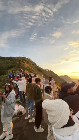 bahan sw mu, bromo 25 september 2025 #bromo #bromotenggersemeru #bromotrip #traveltiktok 