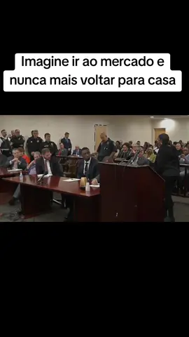 ⚠️ Este vídeo tem fins informativos e busca conscientizar sobre casos reais.  Em maio de 2022, na cidade de Buffalo, nos Estados Unidos, um jovem chamado Payton Gendron, de apenas 18 anos, planejou e executou um ataque em um supermercado.  Ele escolheu aquele local de forma premeditada, visando principalmente a comunidade negra que vivia na região. Ao todo, 10 pessoas tiverram suas vidas interrompidas e outras ficaram feridas.  Gendron foi julgado na justiça estadual e recebeu prisão perpétua sem possibilidade de liberdade condicional. No processo federal, ele enfrenta 27 acusações, incluindo crimes de ódio, e pode até receber a pena máxima prevista pela lei.  Conscientizar é proteger vidas. Não apoiamos, incentivamos ou glorificamos qualquer tipo de violência #fyp #justica #casosreais #paravoce #casocriminal 