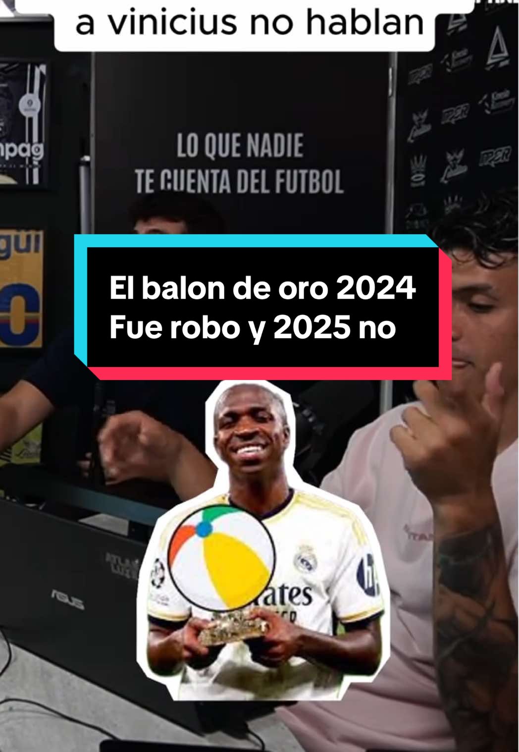 Debatimos por qué no se habló tanto cuando le dieron el Balón de Oro a Rodri por encima de Vinicius, algo que muchos consideraron injusto 🤔. Y ahora que no se lo dan a un jugador del Barcelona, sí se dice que fue una mala elección… ¿doble rasero? 👀🔥 ¿Qué opinas tú: fue justo o no? ⚽🏆 📺 Recuerda que todos los lunes a las 6 PM tenemos debate en vivo por YouTube. @lajotaderapodcast @los_pirateos @jotade.online @elmate.21  #balondeoro🏆⚽️ #realmadridcf #barcelonafc🔴🔵 #colombia