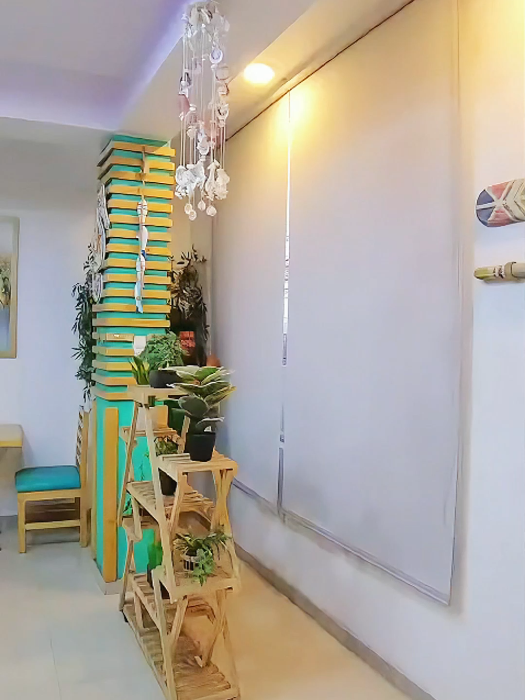 🌞🪟✨ Dale un toque moderno y funcional a tu hogar con nuestras cortinas rollers 😍. Prácticas, elegantes y hechas a medida 🪡💎, son ideales para controlar la luz 🌤️ y darle estilo único a cada espacio 🏡💖. Transforma tu sala, dormitorio u oficina en ambientes llenos de confort y diseño 🌟. 📲 Escríbenos al +51 988 605 561 y descubre cómo las rollers de Yaqardecora pueden cambiar tu espacio 🤍. #Yaqardecora #CortinasRoller #DecoraciónDeHogar #CortinasModernas #EstiloUnico #TransformaTuEspacio #DiseñoAMedida