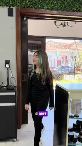 Fui obrigado a arrumar o cabelo dela 🤯