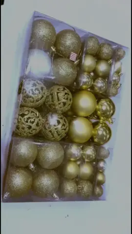 ✨ Kit completo com 100 bolinhas natalinas + a ponteira de estrela vem de brinde 🌟 👉 Link nos comentários #Natal2025 #decorhome #arvorenatal #bolinhasdenatal #achadinhos 