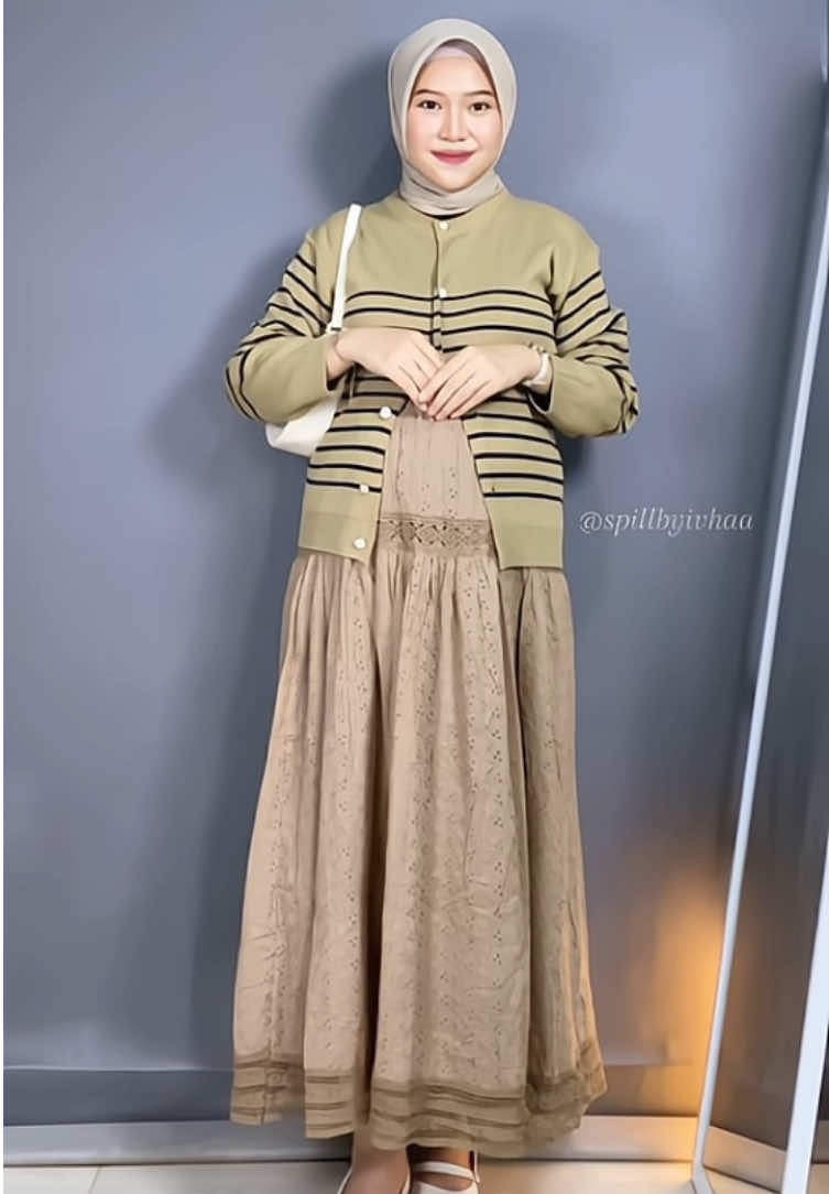 Cakep banget cardigan di mix rok gini😍 #rokkatbol #cardigan #outfit #rekomendasi 