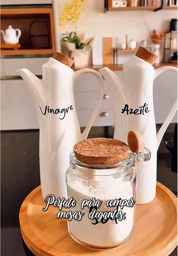✨ Charme e praticidade na mesa ✨ 🍶 Kit Galheteiro de Porcelana Branca Granfine – 4 peças (250ml) ✔️ Com alça e bandeja elegante ✔️ Inclui saleiro ✔️ Sofisticação para servir no dia a dia ou em ocasiões especiais 🔎 Busque pelo ID na barra de pesquisa da Shopee: ATM-YMB-TVU #galheteiro #mesaaposta #cozinha #decoracao 