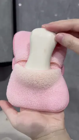Turns ANY bar soap into a luxury body wash. Soft, foamy, and so easy to use. 💦 #SoapSachet#MeshSoapBag#FoamSponge#SoapHack#NoSoapCuts#ThickFoam #GentleHands#ShowerHack#CleanSkin #RichLather#EcoSoap#SoapSaver#BathEssentials#ZeroWasteBath#FoamyFun #fyp#foryou#viral#trending#tiktok#tiktoktrend#tiktokvideo#explore#contentcreator#tiktokshopcreatorpicks#shoptiktok #viralfinds#DailyRoutine#lifehacks#selfcareroutine #dealsforyoudays 
