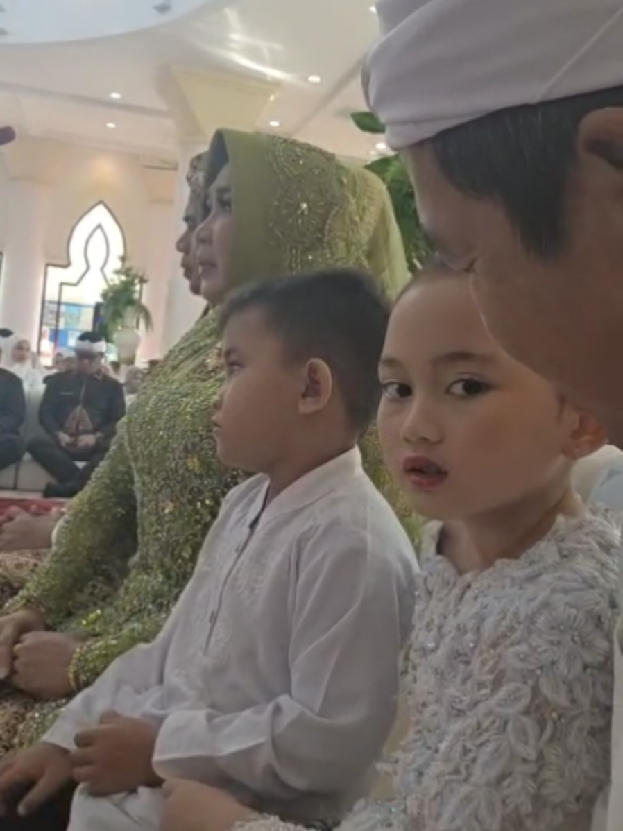 Kondangan bareng, Ni Hyang mau beliin Mayor Idan baju baru