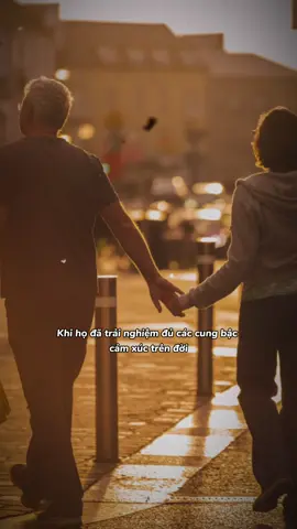 Đối với mình tình yêu là cuộc đời chưa từng xem ai là trãi nghiệm lúc nào cũng vung vén ấy thế mà chẳng giữ chân được ai ở lại… #tinhyeu #tâmtrạng #camxucbuon #nhactamtrang 