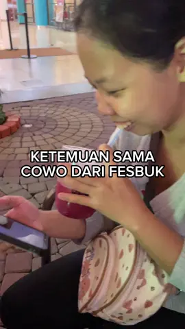 orang kok bisa aja ketemu di fesbuk? 😭🙏🏻 untung ada minuman ninja slushi jadi bisa ala - ala minum krn salting AHAHHAH