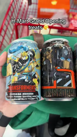 The art is amazing…these are going on the shelf 🥹  #transformers #transformerscollector #tf #optimusprime #bumblebee 