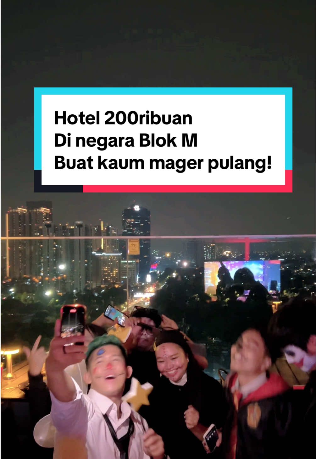 Hotel affordable banget nih buat kaum mager pulang, cuma 200ribuan. Fasilitasnya lengkap & dekat sama MRT. Buat yang mager pulang atau kemaleman pulang ini sih solusi banget. Kamu bisa pesen kamarnya melalui aplikasi Reddoorz, pake kode promo YUKNGINEP dapetin promo up to 28% 🥳🤩  #bukasemuapintu #reddoorz #hotel200ribuan #hoteljaksel #redtravelers 