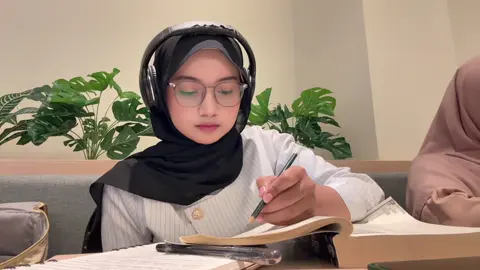 i still remember how afraid i was to speak about the way u treated me. bcs deep down, i didnt want to face the truth that u never deserved my love