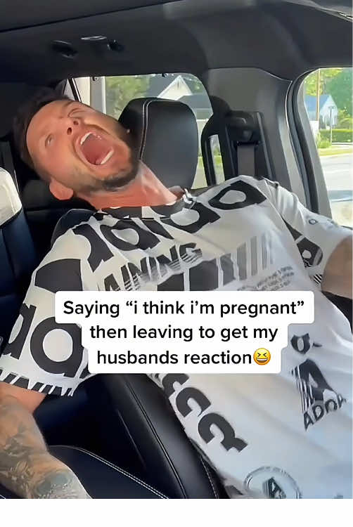 Saying “I’m pregnant “ then leaving the car 😂#couple #funny #funnyvideo #usa🇺🇸 #foryou #interesting #interesting #usa_tiktok 