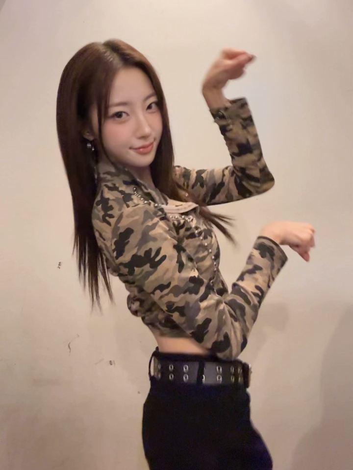 𝑰𝒕'𝒔 𝒃𝒆𝒕𝒕𝒆𝒓 𝒕𝒉𝒂𝒏 𝒚𝒐𝒖𝒓𝒔🍂.ೃ࿔* #H1KEY #하이키 #ハイキー #RIINA #리이나 #リイナ