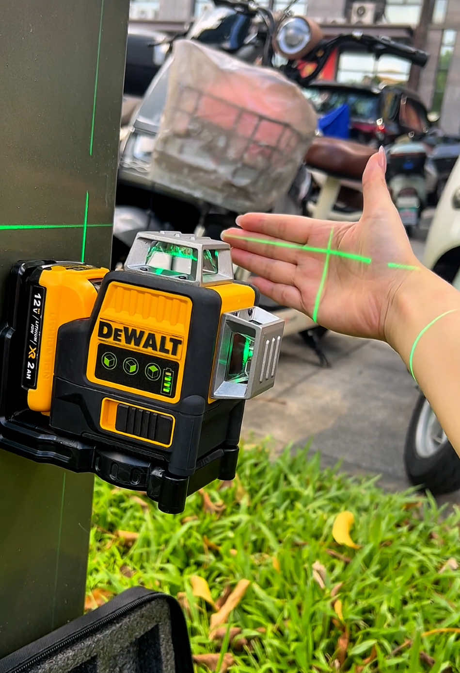 Got this for under $100 and it WORKS like a best #homeimprovement #fypシ #laserlevel #360 #tiktokshop 