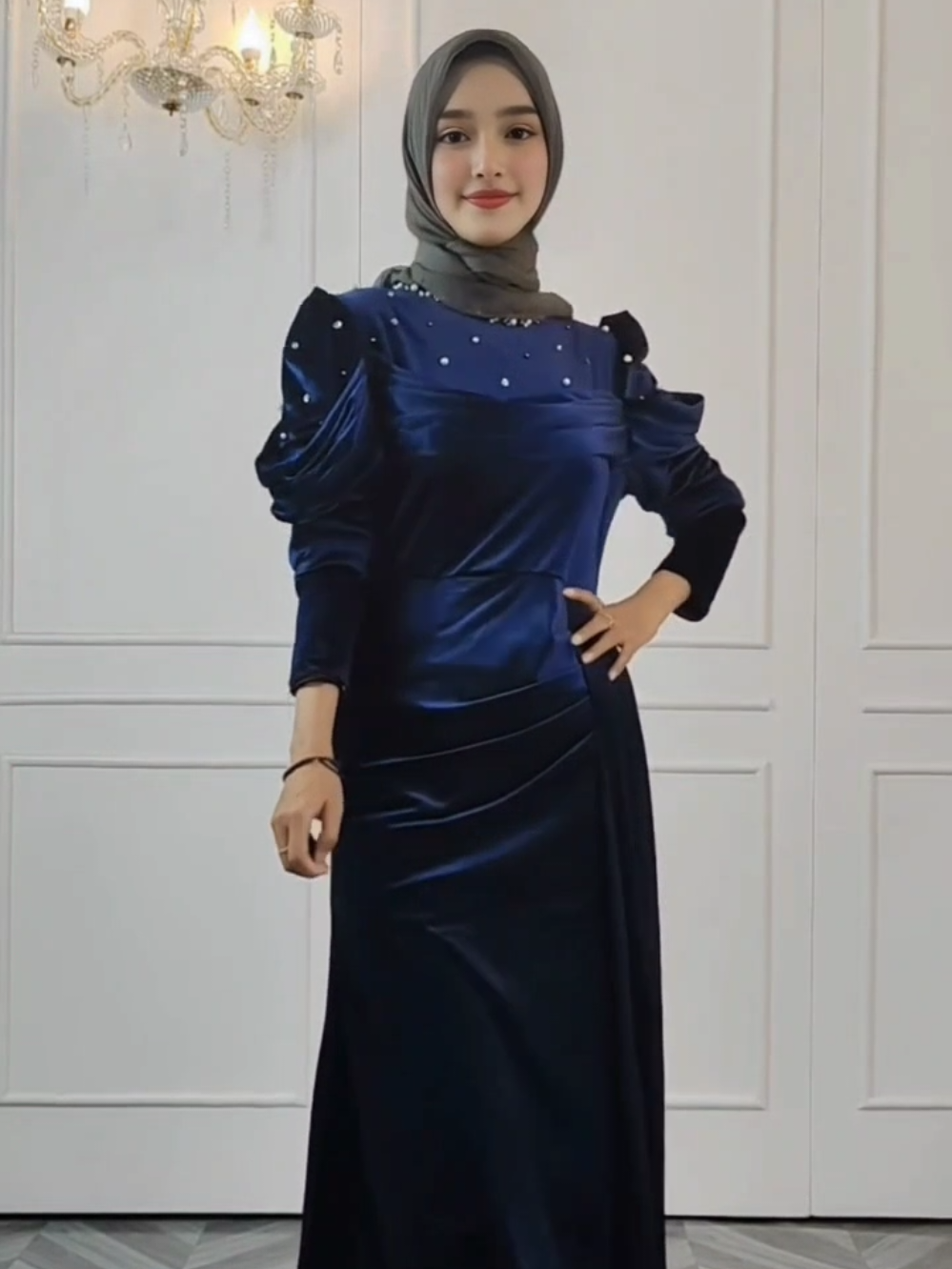 wow dress pesta secakep ini harga nya lagi turun nih bun, Bahannya juga adem, nyaman dipake buat kondangan loh bun. Yuk cek keranjang kuningnya🥰💗✨#dresspesta #gamiscantik #gamispesta #dresslucu #gamiskondangan 