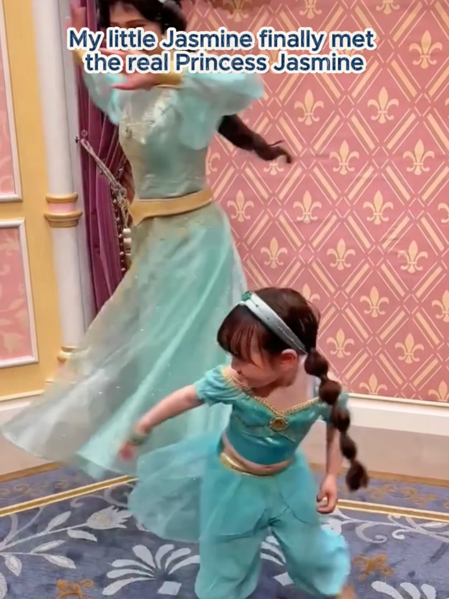 Children's Aladdin Jasmine dress with tiara, great for Halloween!!🤍🩵😆🎊 #costumeforkids #aladdinjasmine  #jasminecostume #BCBL #aladdincostume #halloweencostume #halloween2025