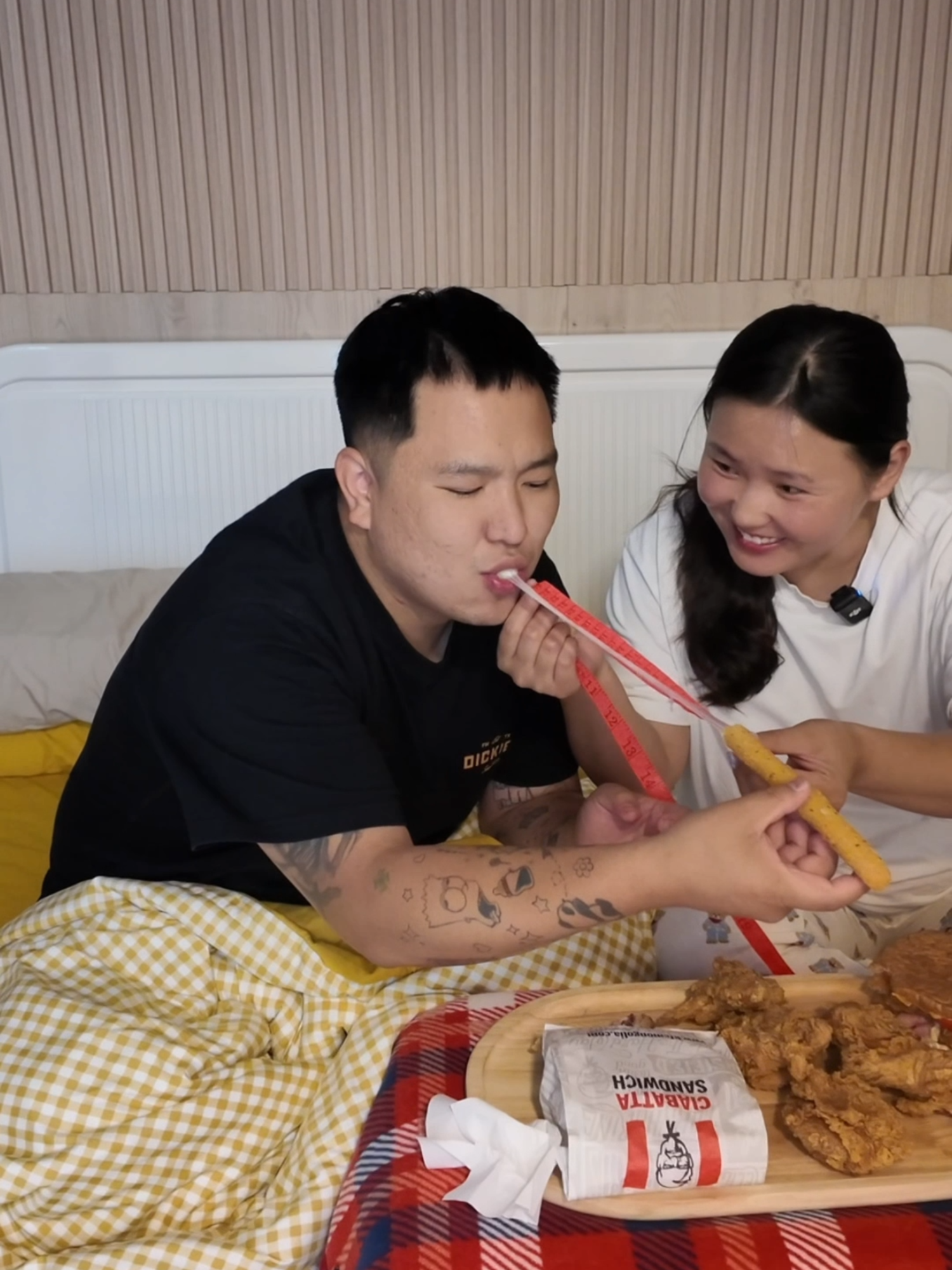 Амтат шарсан тахиагаа Www.kfcmongolia.com -с хүссэн газартаа хүргүүлээд амтлаарай.😎✌
