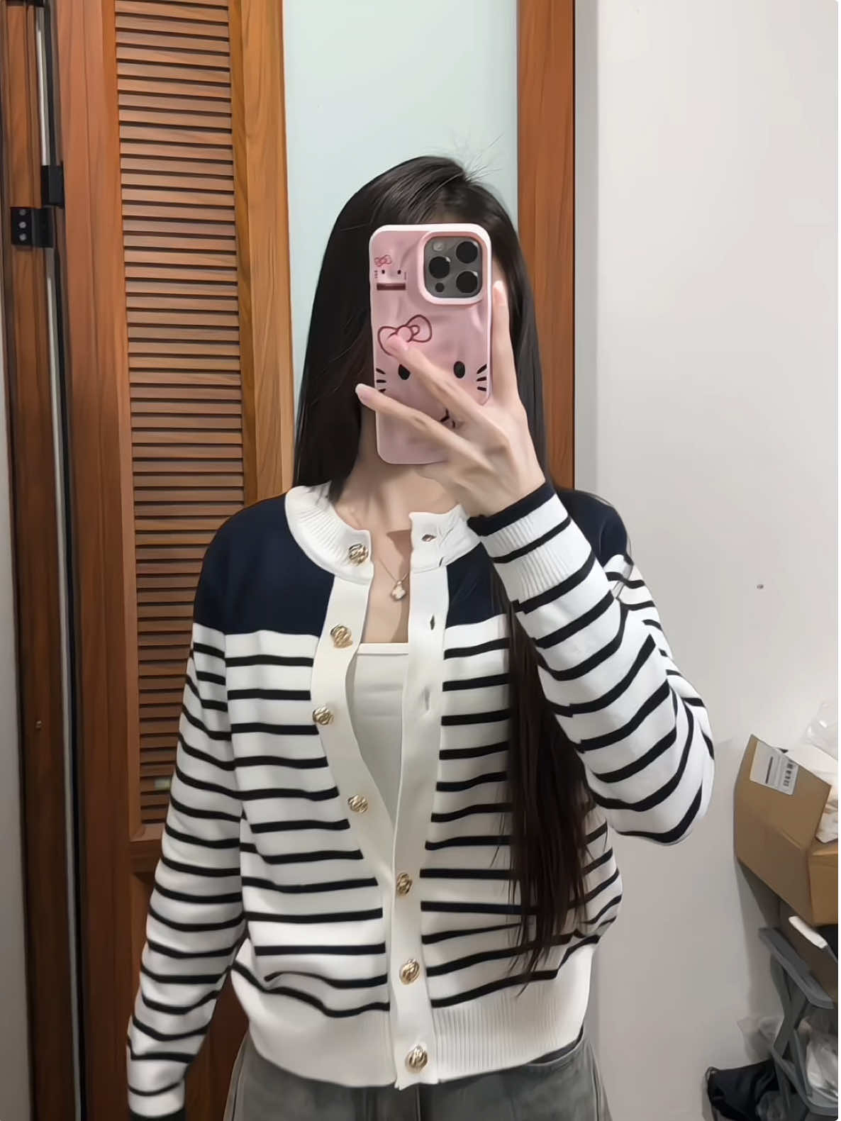 trời lạnh rùiii, mí bà có áo khoác chưa #thuylinh1603 #xh #xuhuong #cardigan #aokhoac 