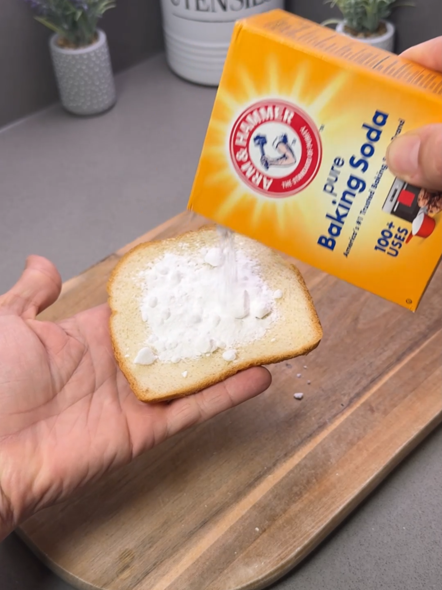Add baking soda to bread and fix this common mistake instantly 🍞😱 #homehacks #LifeHack #pestcontrol