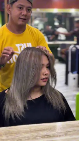 New season, new hair? 💁‍♀️ Visit us at 📍325 J.P. Rizal, Makati and get a FREE consultation from our senior stylist for the balayage that suits you best. 🔍 Hair assessment is key – price varies depending on your current hair condition. #fyp #fyphairtok #makatisalon #hairtransformationph #trendingsong 