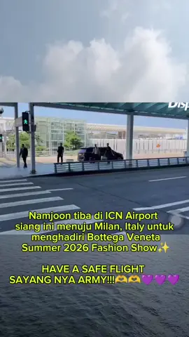 📸 | RM tiba di Bandara Internasional Incheon untuk berangkat ke Milan menghadiri acara Milan Fashion Week ✈️ 😍😍😍😍😍😍 #Rm #Namjoon #fypppppppppp 
