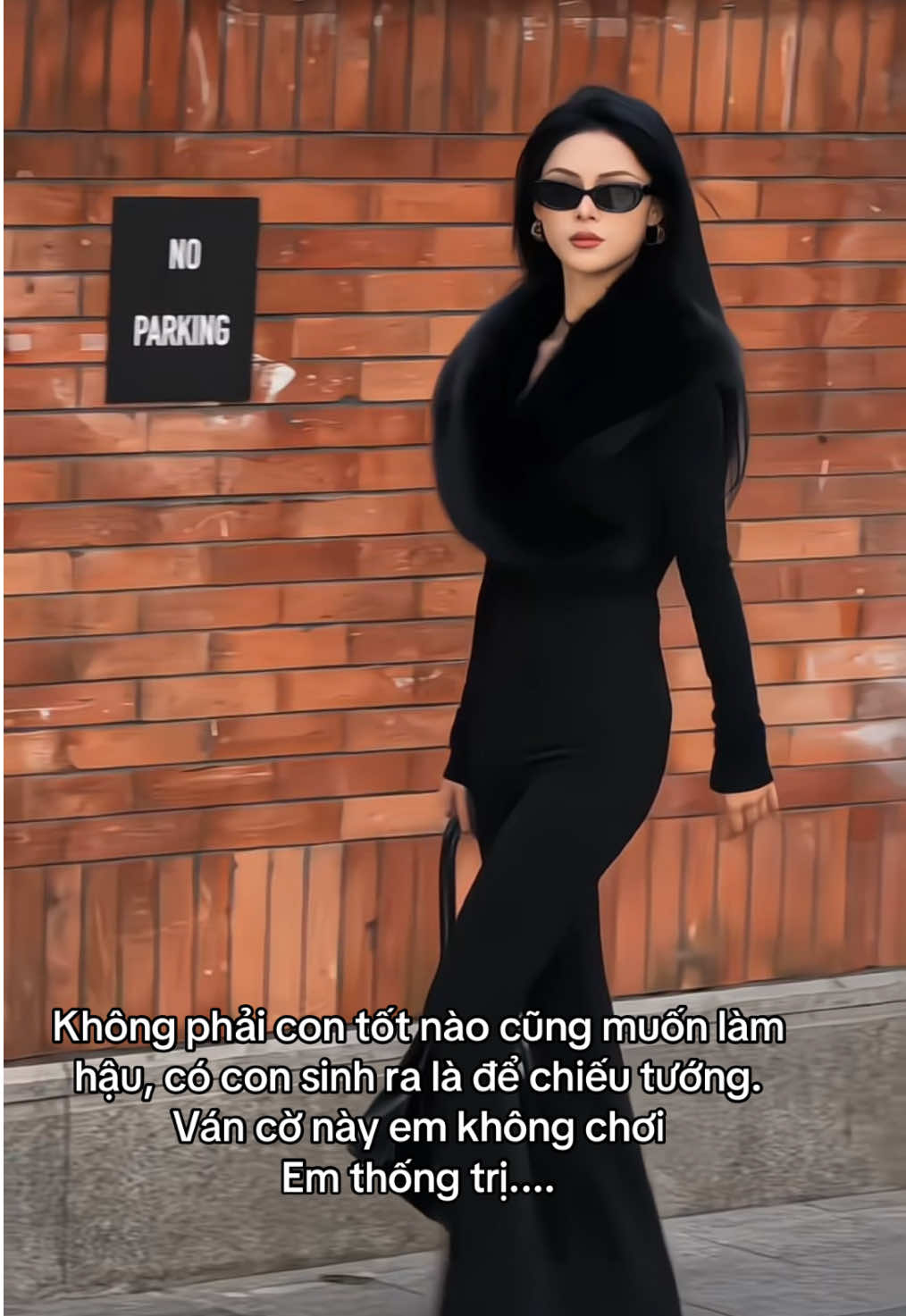 Không phải con tốt nào cũng muốn làm hậu, có con sinh ra là để chiếu tướng. Ván cờ này em không chơi Em thống trị....#minhtrangnguyen 