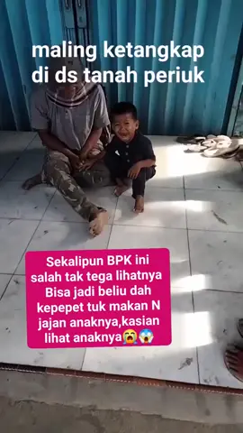 maling tetaplah maling namun ad beberapa hal yg perlu di lihat, apakah dia membuat orang rugi jelas iya, berapa orang yg di buat rugi, terus apakah dia berbuat kriminal lain selain mencuri contohnya melukai orang lain, atau membuat orang kehilangan nyawa, jika dia hanya sekedar mencuri untuk makan hukumlah dia sesuai apa dia curi, namun jika dia mencuri dan melukai orang lain hukumlah dia lebih berat, namun jika dia mencuri dan merugikan negara dan rakyat maka hukumlah dia seberat beratnya krn dia akan membunuh rakyat secara perlahan. jeli lah melihat sisi🙏