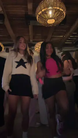 fav song @Jason Derulo dc: @Chiara Calisto @𝐬𝐚𝐦𝐫𝐨 @Sydney Smiles @PaidToDance #whohurtyou 
