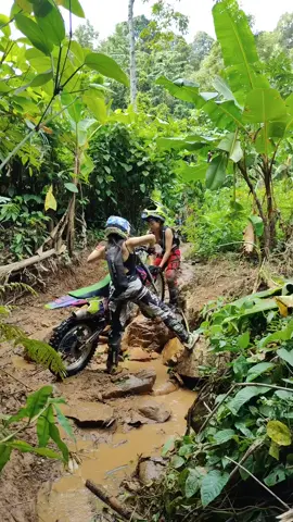 jalur segar memakai kendaraan mini klx140