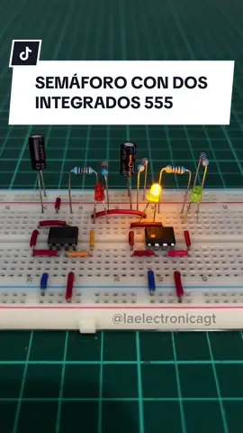 Circuito Simple de Semáforo con Integrado 555 | #LaElectronicaGT 