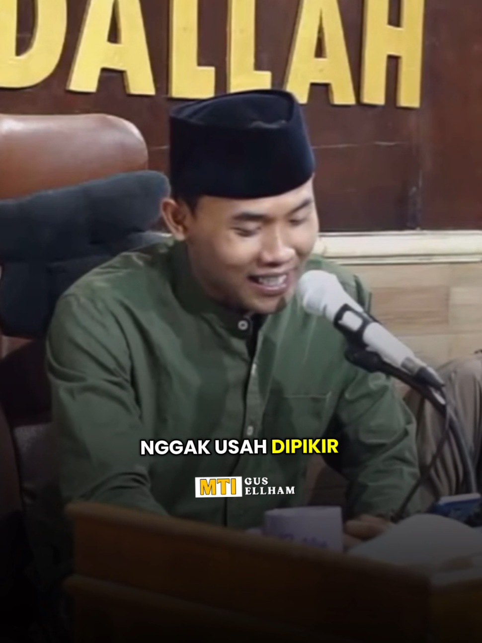 wong lanang-wong lanang seng di ombe sak gelas seng dipikir sak ndunyo😂 #gusellham #gusellhamyahyalq #mtibadallah #mti #pengajian 