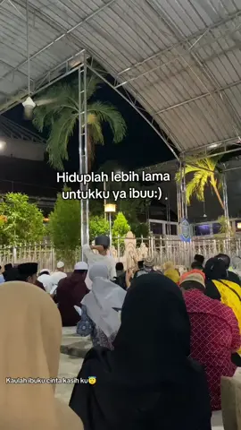 Selama aku masih bisa melihat senyum ibu, dunia ku akan tetap baik baik saja 😇☺#fypシ゚ #sunanampelsurabaya #ibukusyurgaku 