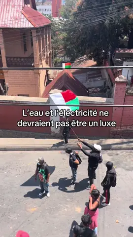 Violence policière face à une manifestation pacifique. #malagasy🇲🇬 #madagascar #pourtoi 