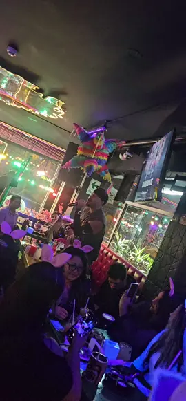 Talento del bueno con @Johnny Sky  en el canta y gana de @Quinay Restobar este 1 de octubre disfruten de jhonny en concierto y junto a @Prince Royce official #bachata #cantaygana #jueves #30minutos#johnnysky 