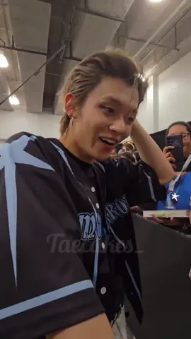 he was so shocked and happy😭 he even said he saw the video #txt #yeonjun #moa #kpop 