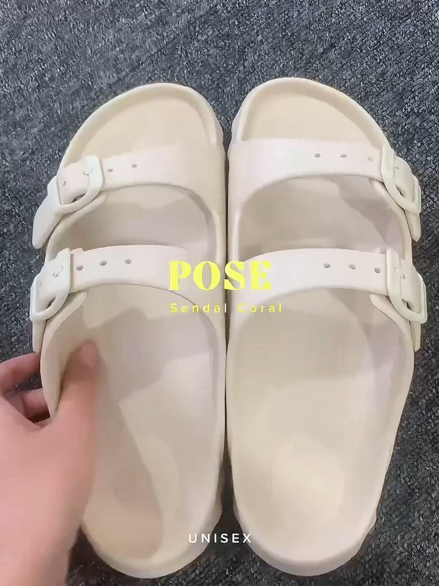 Mau tampil stylish tanpa ngorbanin kenyamanan? Yuk buruan cek live POSE! #pose #awan #poseshoes #sandal #awet #lembut #antislip #sandalviral