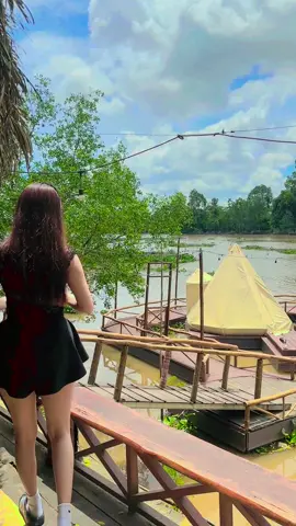 E nhẹ nhàng như một bản giao hưởng.tinh tế nhưng cũng đầy đau thương..!!